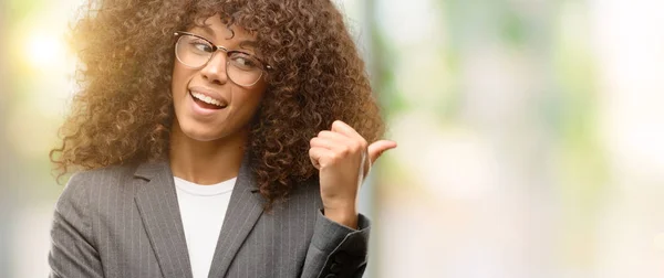 African American Business Kvinna Som Bär Glasögon Leende Med Glada — Stockfoto