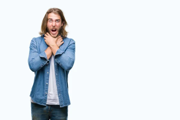 Young Handsome Man Long Hair Isolated Background Shouting Suffocate Because — Stock Photo, Image