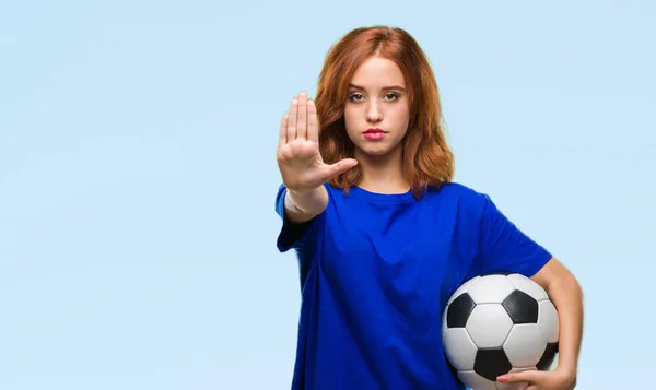 Młoda Piękna Kobieta Białym Tle Piłka Nożna Piłka Nożna Gospodarstwa — Zdjęcie stockowe