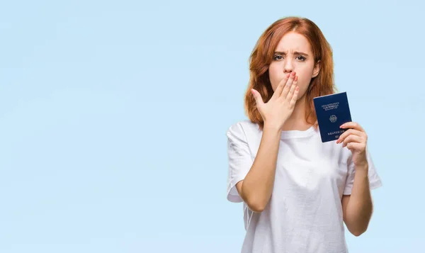 Jovem Bela Mulher Segurando Passaporte Alemanha Sobre Fundo Isolado Cobrir — Fotografia de Stock