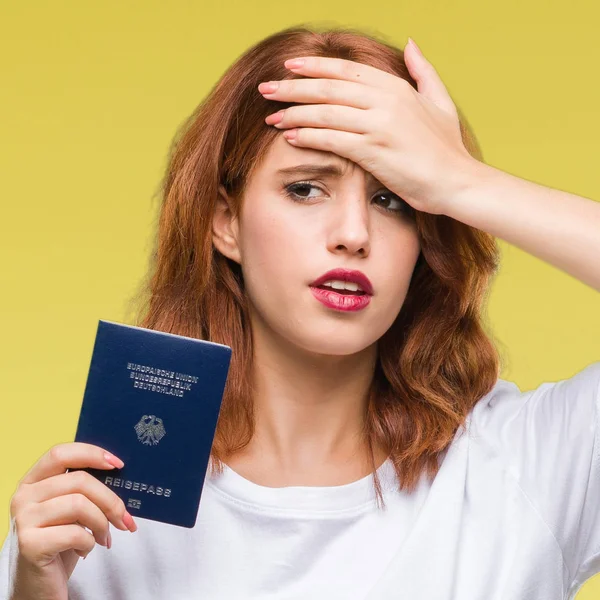 Joven Mujer Hermosa Con Pasaporte Alemania Sobre Fondo Aislado Estresado — Foto de Stock