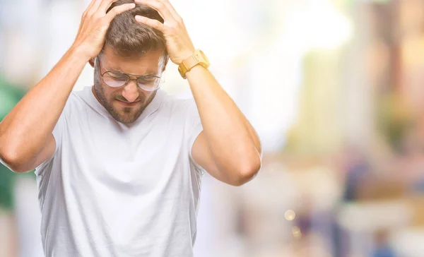 Giovane Bell Uomo Con Gli Occhiali Sfondo Isolato Che Soffre — Foto Stock