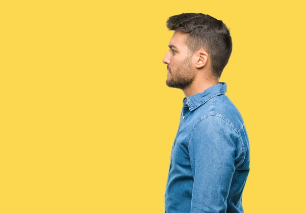 Joven Hombre Guapo Sobre Fondo Aislado Mirando Lado Pose Perfil — Foto de Stock