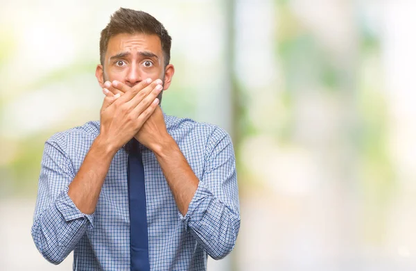 Uomo Affari Ispanico Adulto Sfondo Isolato Scioccato Copertura Bocca Con — Foto Stock