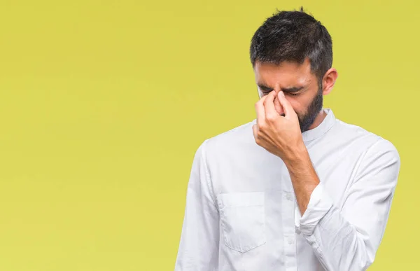 Uomo Ispanico Adulto Sfondo Isolato Stanco Sfregamento Naso Occhi Sensazione — Foto Stock