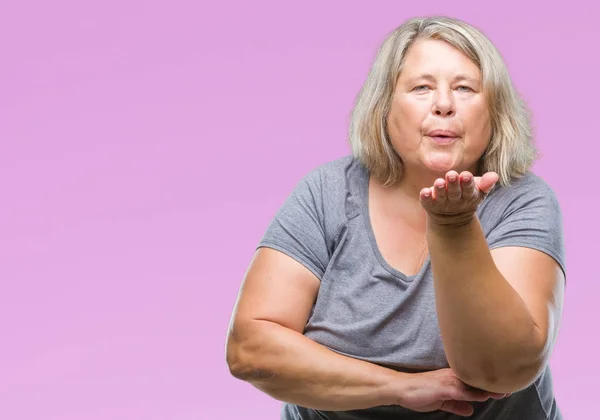 Senior Size Caucasian Woman Isolated Background Looking Camera Blowing Kiss — Stock Photo, Image