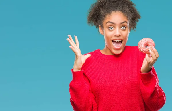 Mladá Afro Americký Žena Jíst Koblihy Nad Izolované Pozadí Velmi — Stock fotografie