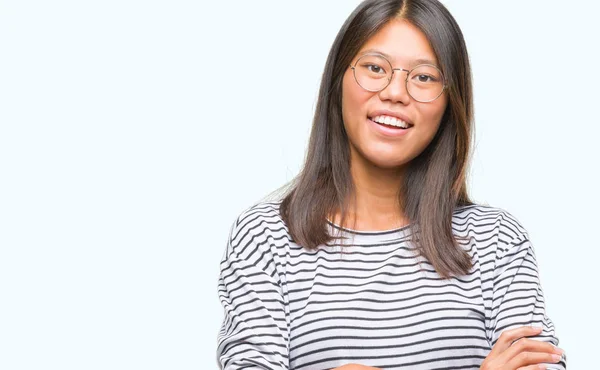 Giovane Donna Asiatica Indossa Occhiali Sfondo Isolato Volto Felice Sorridente — Foto Stock