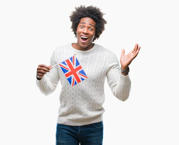 Афро Американский Мужской Флаг Великобритании Изолированном Фоне Счастливый Взволнованный Победитель — стоковое фото