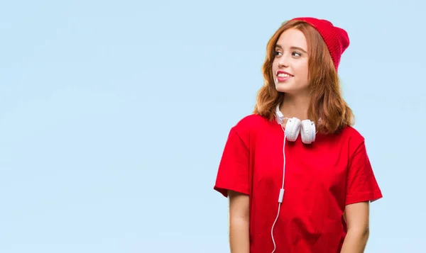 Jovem Bela Mulher Hipster Sobre Fundo Isolado Usando Fones Ouvido — Fotografia de Stock