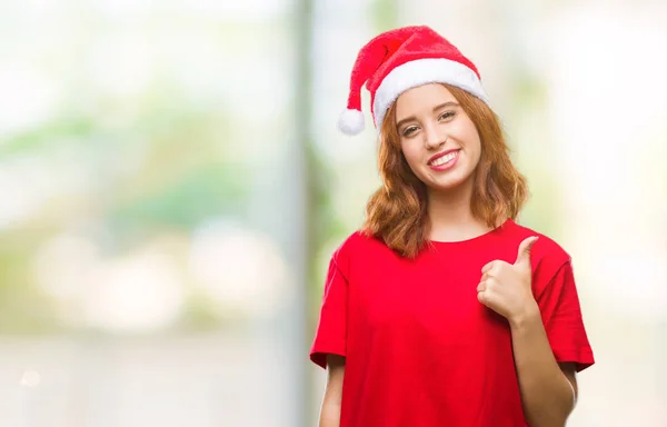 Jovem Mulher Bonita Sobre Fundo Isolado Vestindo Chapéu Natal Fazendo — Fotografia de Stock