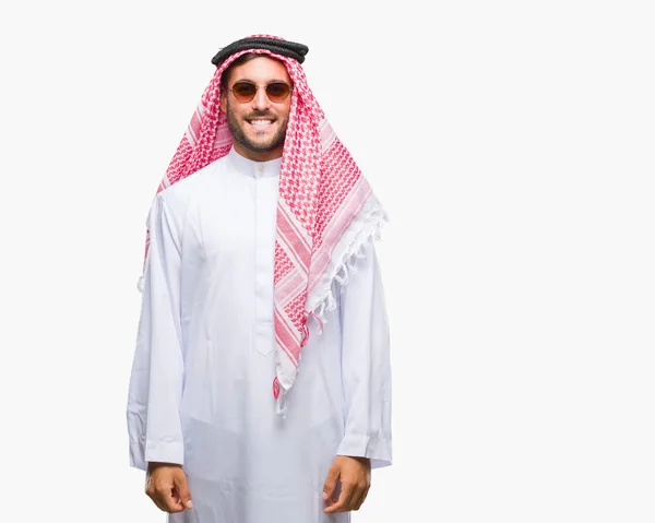 Giovane Bell Uomo Che Indossa Keffiyeh Sfondo Isolato Con Sorriso — Foto Stock