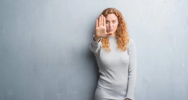 Young Redhead Woman Grey Grunge Wall Open Hand Doing Stop — Stock Photo, Image