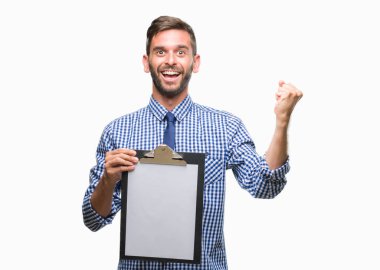 Genç yakışıklı iş adamı holding Pano gurur çığlık ve zafer ve başarı çok heyecanlı, duygu tezahürat kutluyor izole arka plan üzerinde