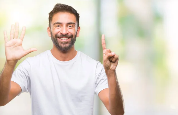 Hombre Hispano Adulto Sobre Fondo Aislado Mostrando Señalando Hacia Arriba —  Fotos de Stock