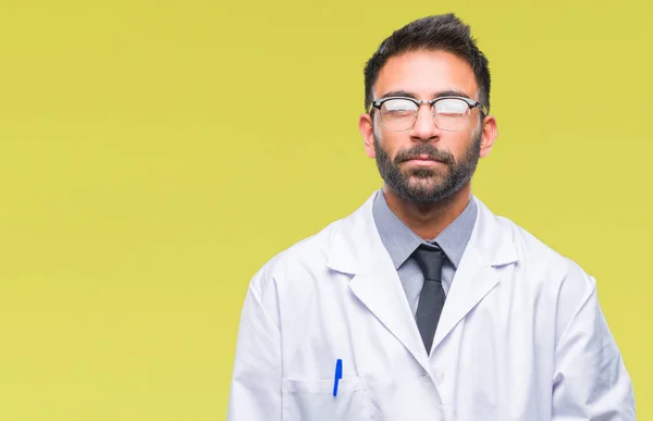 Pro Dospělé Hispánský Vědec Nebo Lékař Muž Nosí Bílý Plášť — Stock fotografie