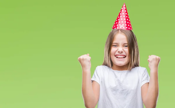 Menina Bonita Nova Usando Boné Aniversário Sobre Fundo Isolado Comemorando — Fotografia de Stock