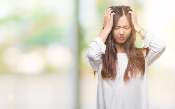 Młoda Azji Kobieta Białym Tle Cierpiących Ból Głowy Zdesperowany Zestresowani — Zdjęcie stockowe