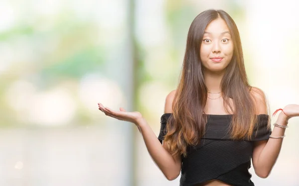 Jovem Mulher Asiática Sobre Fundo Isolado Indolente Confuso Expressão Com — Fotografia de Stock