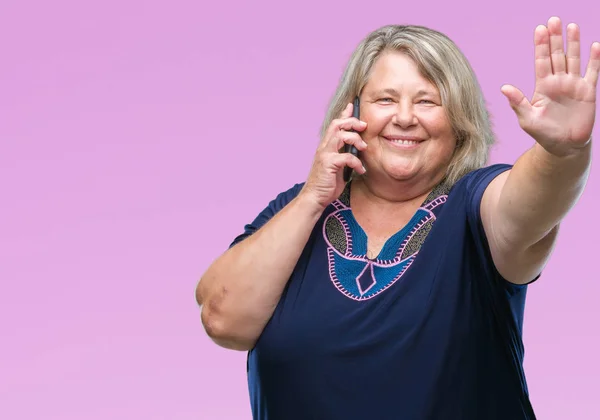 Senior Más Tamaño Mujer Caucásica Hablando Por Teléfono Sobre Fondo — Foto de Stock