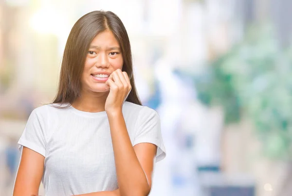 Jonge Aziatische Vrouw Geïsoleerde Achtergrond Zoek Gestresst Nerveus Met Handen — Stockfoto