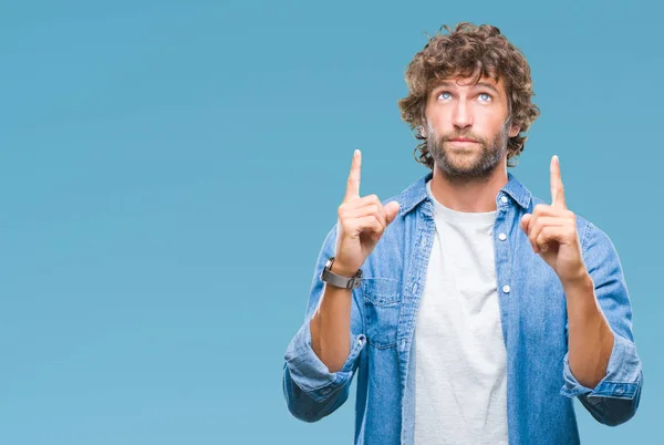 Bonito Homem Modelo Hispânico Sobre Fundo Isolado Espantado Surpreso Olhando — Fotografia de Stock