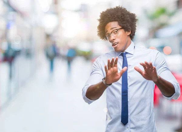 Homem Negócios Afro Americano Vestindo Óculos Sobre Fundo Isolado Com — Fotografia de Stock