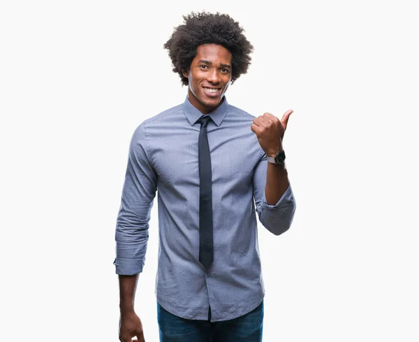 Afro Americký Obchodní Muž Nad Izolované Pozadí Usmívající Smajlík Pohledu — Stock fotografie