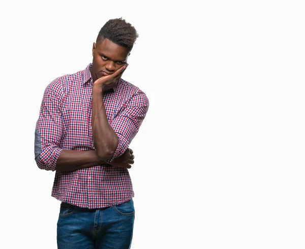 Νεαρός Αφρικανική Αμερικανική Άνθρωπος Πάνω Από Απομονωμένες Υπόβαθρο Σκέψης Ψάχνει — Φωτογραφία Αρχείου