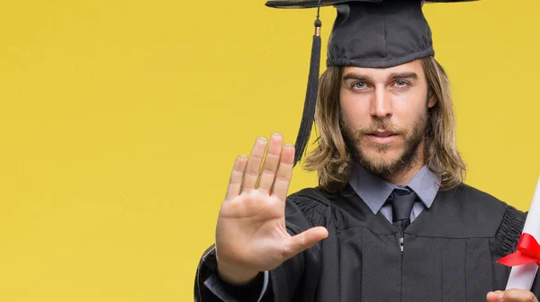 Jovem Homem Bonito Pós Graduação Com Cabelo Longo Segurando Grau — Fotografia de Stock