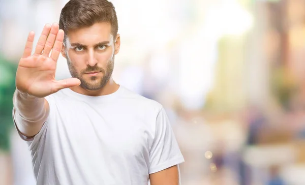 Jovem Homem Bonito Sobre Fundo Isolado Fazendo Parar Cantar Com — Fotografia de Stock