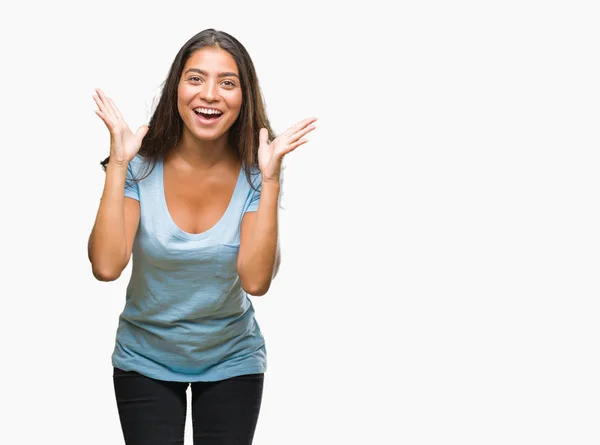 Joven Mujer Árabe Hermosa Sobre Fondo Aislado Celebrando Loco Sorprendido — Foto de Stock