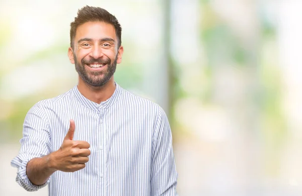 Erwachsener Hispanischer Mann Mit Isoliertem Hintergrund Der Glückliche Daumen Nach — Stockfoto