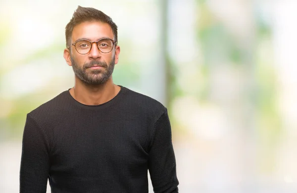 Hombre Hispano Adulto Con Gafas Sobre Fondo Aislado Con Expresión —  Fotos de Stock