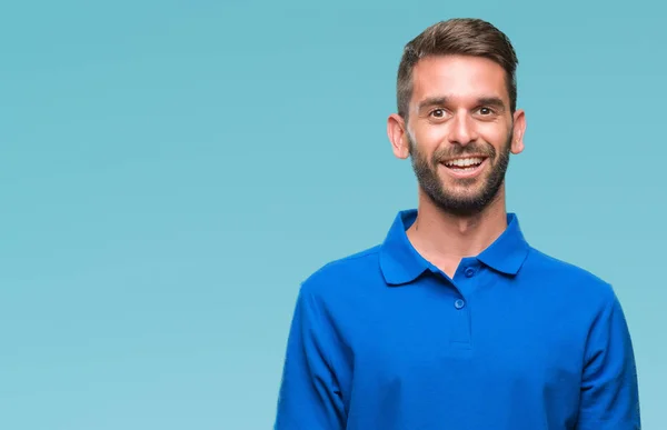 Jovem Homem Bonito Sobre Fundo Isolado Com Sorriso Feliz Legal — Fotografia de Stock