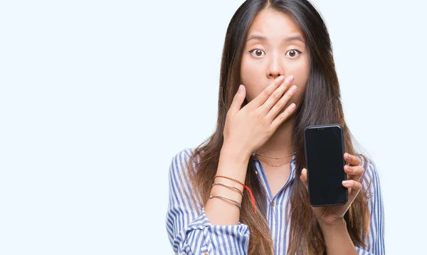 Junge Asiatische Frau Zeigt Leeren Bildschirm Des Smartphones Über Isoliertem — Stockfoto