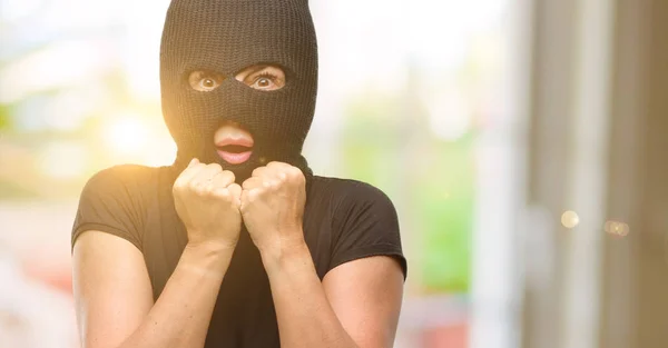 Inbreker Terroristische Vrouw Balaclava Ski Mask Bang Nerveus Uiting Van — Stockfoto