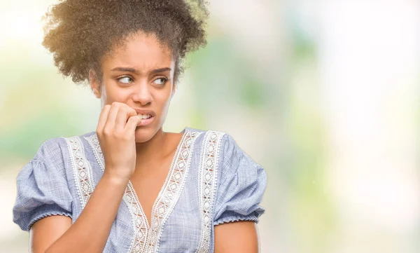 Jovem Afro Americana Sobre Fundo Isolado Olhando Estressado Nervoso Com — Fotografia de Stock