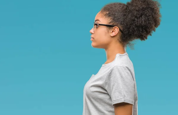 Mladí Afro Americký Žena Nosí Brýle Nad Samostatný Pozadí Pohledu — Stock fotografie