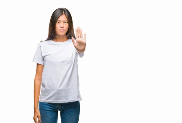 Jonge Aziatische Vrouw Geïsoleerde Achtergrond Stop Doen Zingen Met Palm — Stockfoto