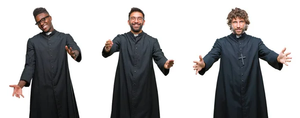 ハグするため両手を広げて笑みを浮かべてカメラを見て孤立の背景以上のキリスト教の司祭男性のコラージュ 晴れやかな表情の受け入れ幸せ — ストック写真