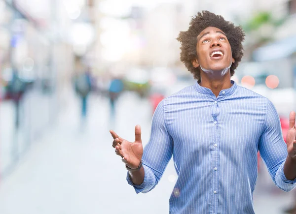 Afro Amerikai Ember Felett Elszigetelt Háttér Őrült Őrült Kiabálás Ordítás — Stock Fotó