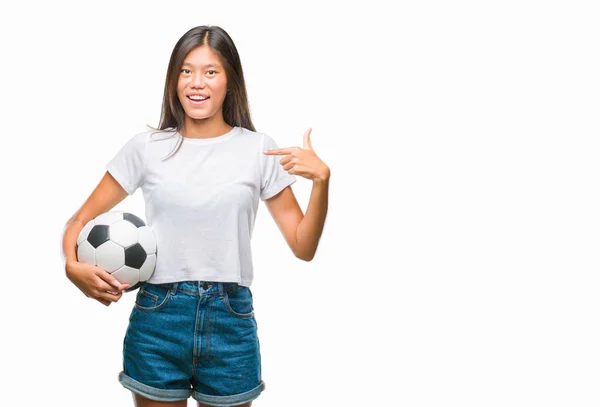 Sürpriz Yüz Işaret Parmağı Kendini Izole Arka Plan Üzerinde Futbol — Stok fotoğraf