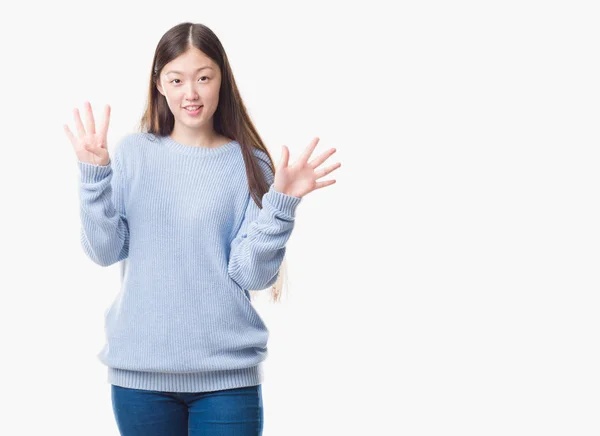 Junge Chinesin Über Isoliertem Hintergrund Zeigt Und Zeigt Mit Fingern — Stockfoto