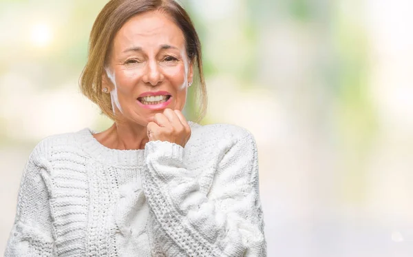 Ältere Hispanische Frau Mittleren Alters Die Einen Winterpullover Über Isoliertem — Stockfoto