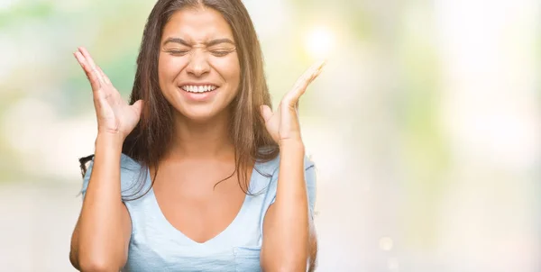 Jonge Mooie Arabische Vrouw Geïsoleerde Achtergrond Vieren Gekke Gekke Voor — Stockfoto