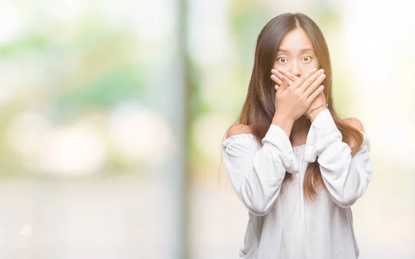 Young Asian Woman Isolated Background Shocked Covering Mouth Hands Mistake — Stock Photo, Image