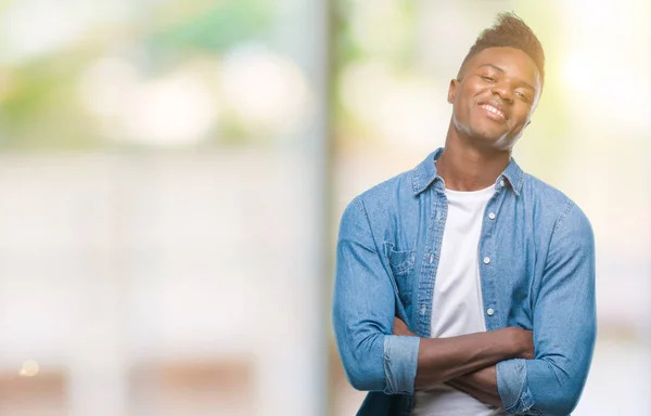 Jovem Afro Americano Sobre Fundo Isolado Rosto Feliz Sorrindo Com — Fotografia de Stock