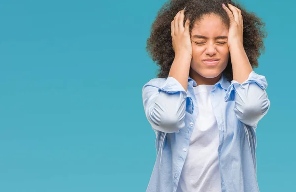 Unga Afro Amerikansk Kvinna Över Isolerade Bakgrund Lider Huvudvärk Desperat — Stockfoto