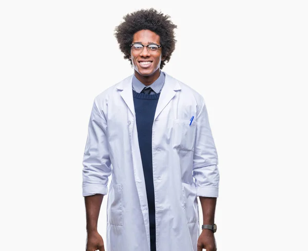 Afro Americano Medico Scienziato Uomo Sfondo Isolato Con Sorriso Felice — Foto Stock